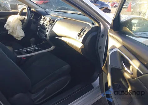 2015 Nissan Altima 2.5/2.5 S/2.5 Sl/2.5 Sv z USA, uszkodzony, nr VIN 1N4AL3AP3FC473526